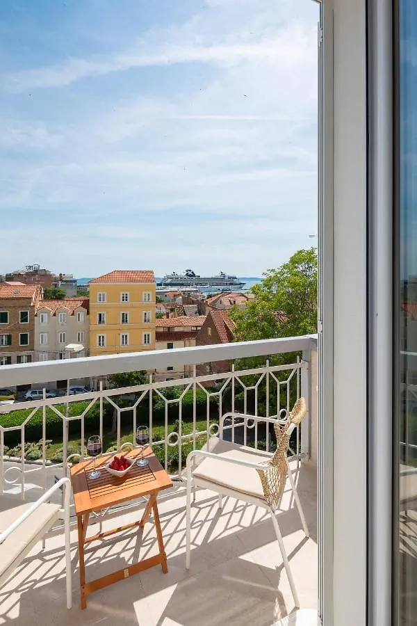 Luxury Rooms Le Prestige Few Minutes From Split'S Iconic Waterfront
