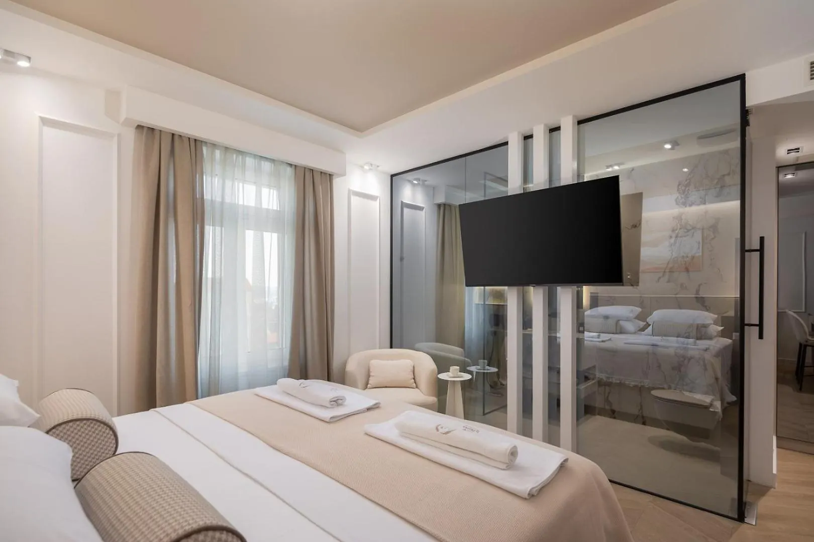 Guest house Luxury Rooms Le Prestige Few Minutes From Split'S Iconic Waterfront Croatia