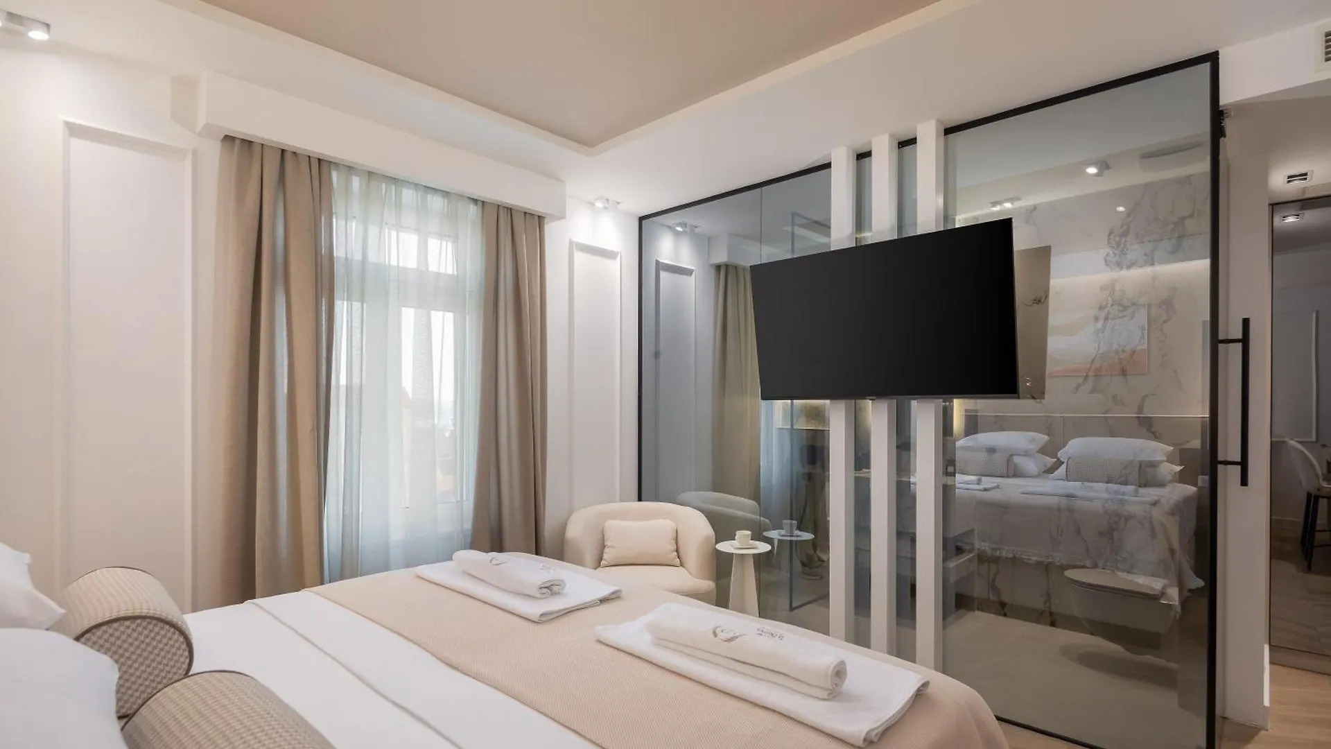 Luxury Rooms Le Prestige Few Minutes From Split'S Iconic Waterfront 0*, Split
