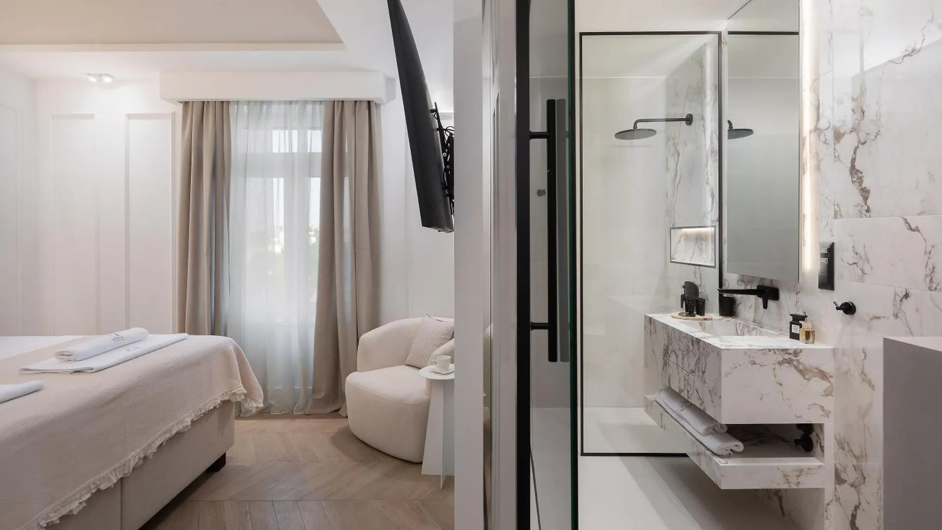 Guest house Luxury Rooms Le Prestige Few Minutes From Split'S Iconic Waterfront